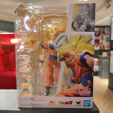 Charger l&#39;image dans la galerie, Goku Super Saiyan 3 - S.H. Figuarts
