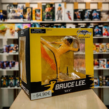 Charger l&#39;image dans la galerie, Bruce Lee - Gallery Figure
