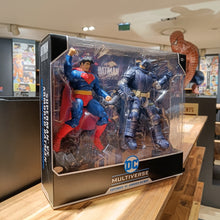 Charger l&#39;image dans la galerie, Superman vs Armored Batman - DC Multiverse Dark Knight Returns
