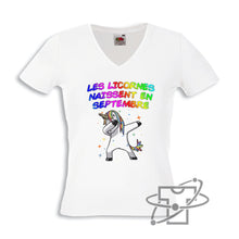 Charger l&#39;image dans la galerie, Les licornes naissent (T-Shirt Femme)
