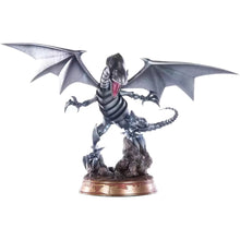 Charger l&#39;image dans la galerie, Blue Eyes White Dragon (Yugioh) - Silver Edition
